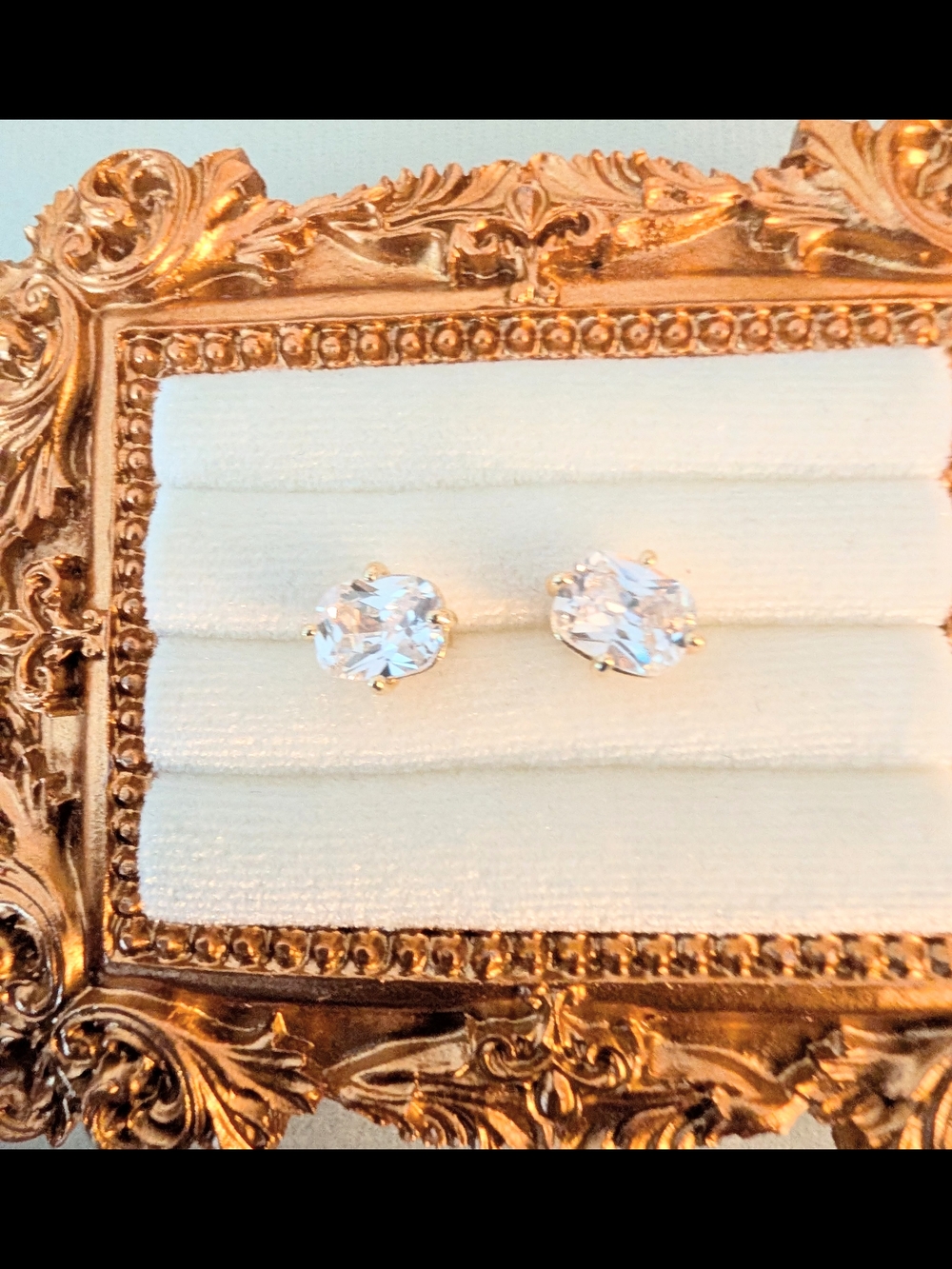 Weekend SALE! ⚜️CZ Stud Earrings In Gold Tone Setting - diamond Style - 1cm ⚜️